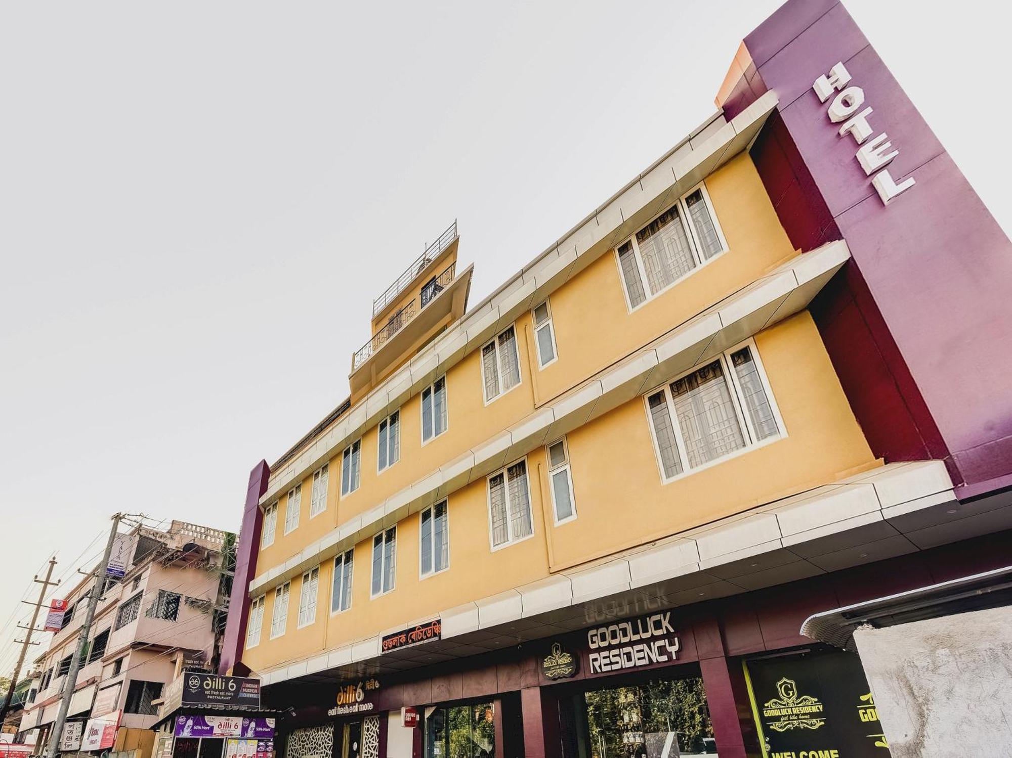Capital O Good Luck Residency Hotel Dispur Kültér fotó