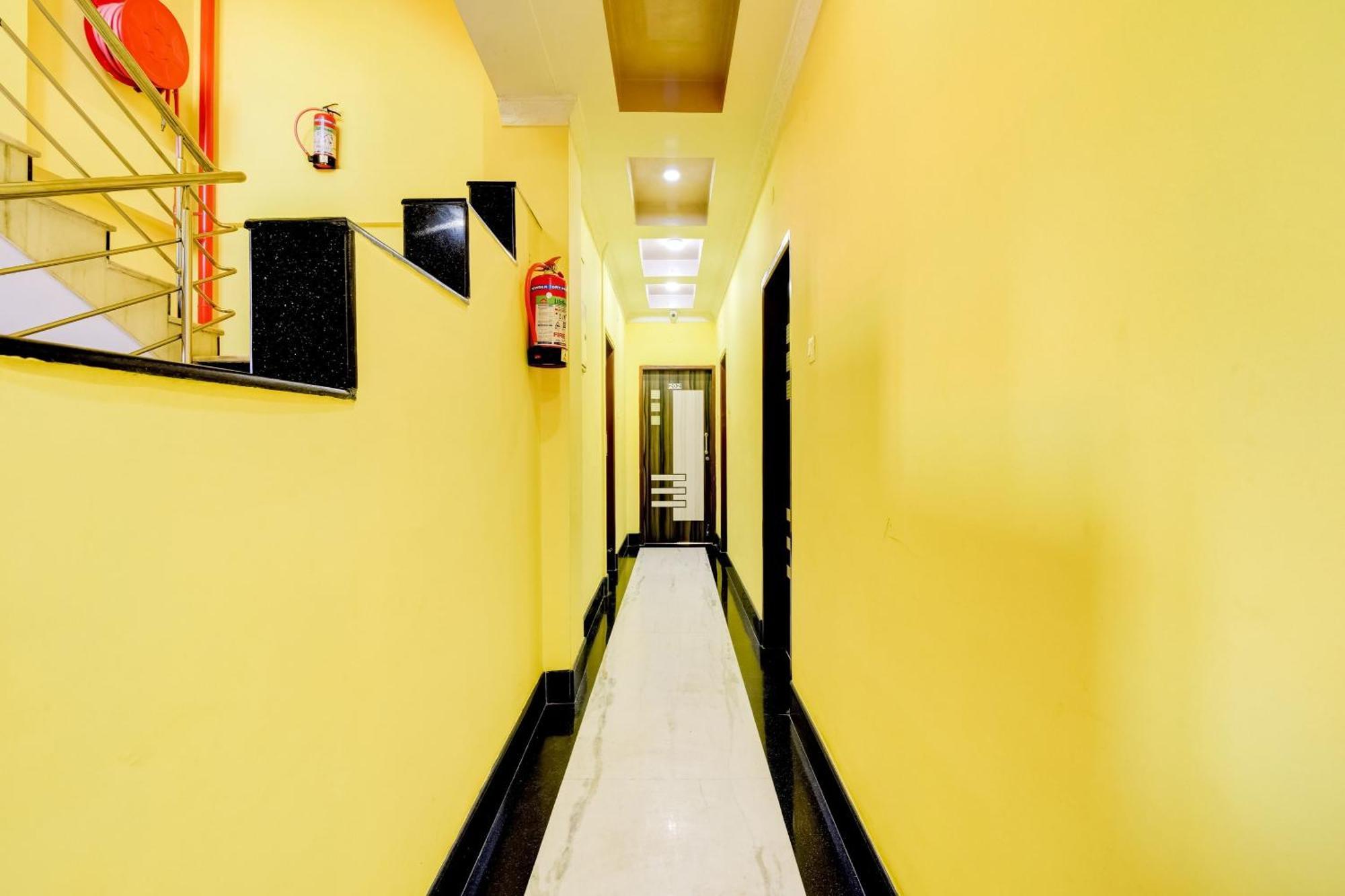 Capital O Good Luck Residency Hotel Dispur Kültér fotó